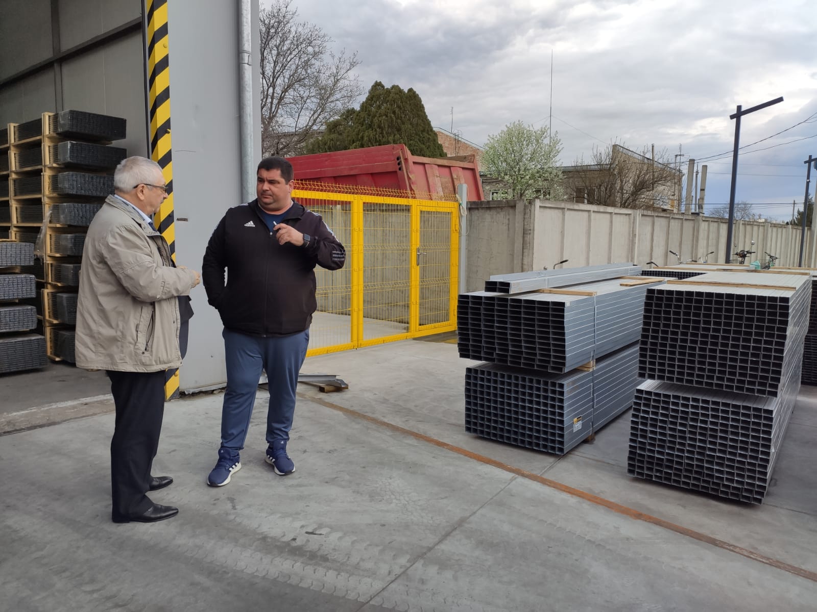 whatsapp-image-2025-44