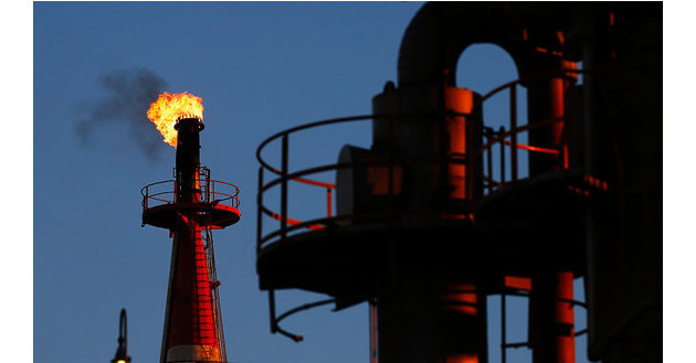 нефть подешевела на 2% после разблокировки Суэцкого канала - фото - 1