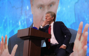 песков исключил влияние падения рубля на стабильность экономики России - фото - 1