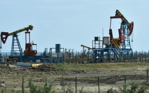 нефть Brent подорожала до $64 за баррель после разговора Путина и Байдена - фото - 1