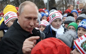на обещанную Путиным социальную поддержку нужно более 4 трлн рублей - фото - 1
