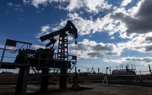 сечин предупредил о рисках недоинвестирования нефтегаза - фото - 1