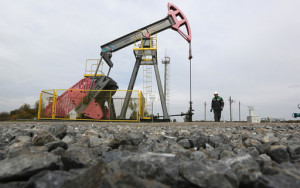 стоимость нефти Brent достигла $76 за баррель впервые более чем за два года - фото - 1