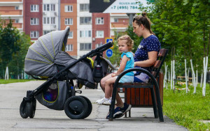 мишустин утвердил выделение ₽46,6 млрд на пособия беременным и родителям-одиночкам - фото - 1