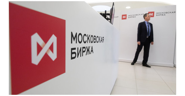 физлица вложили в ценные бумаги на Мосбирже более 1 трлн рублей за 12 месяцев - фото - 1