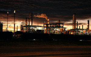 цена нефти Brent упала ниже $70 за баррель впервые с начала лета - фото - 1