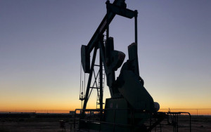 россия поднялась на второе место по поставкам нефти в США - фото - 1