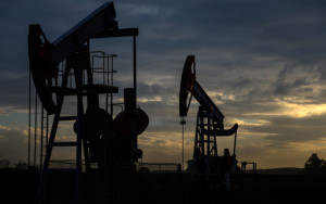 скидка на российскую нефть Urals сократилась с $40 до $20 за баррель - фото - 1