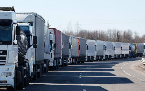 правительство продлило запрет на въезд грузовиков из ЕС до 30 июня - фото - 1