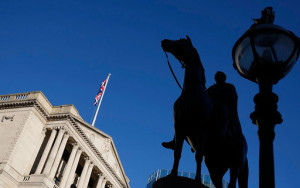 банк Англии поднял ставку до 4% - фото - 1