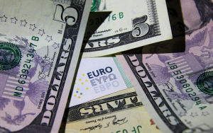 объем вложений России в госбумаги США в марте вырос до $77 млн - фото - 1