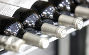 «коммерсантъ»: кабмин может продлить повышенные пошлины на вино - фото - 1