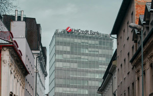 bloomberg: Unicredit намерен увеличить свою долю в Commerzbank до 30% - фото - 1
