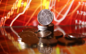 цб: доля рубля в экспортных расчетах России впервые превысила 50% - фото - 1