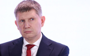 решетников: экономика России позволяет увеличить уровень зарплат - фото - 1